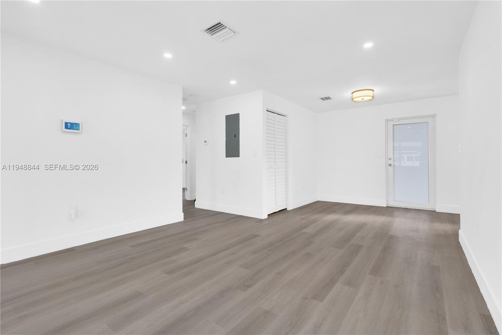 ELEANOR PARK - Residential