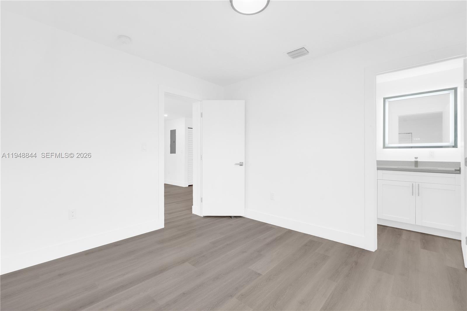 ELEANOR PARK - Residential