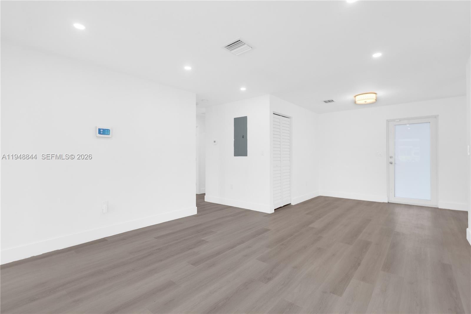 ELEANOR PARK - Residential