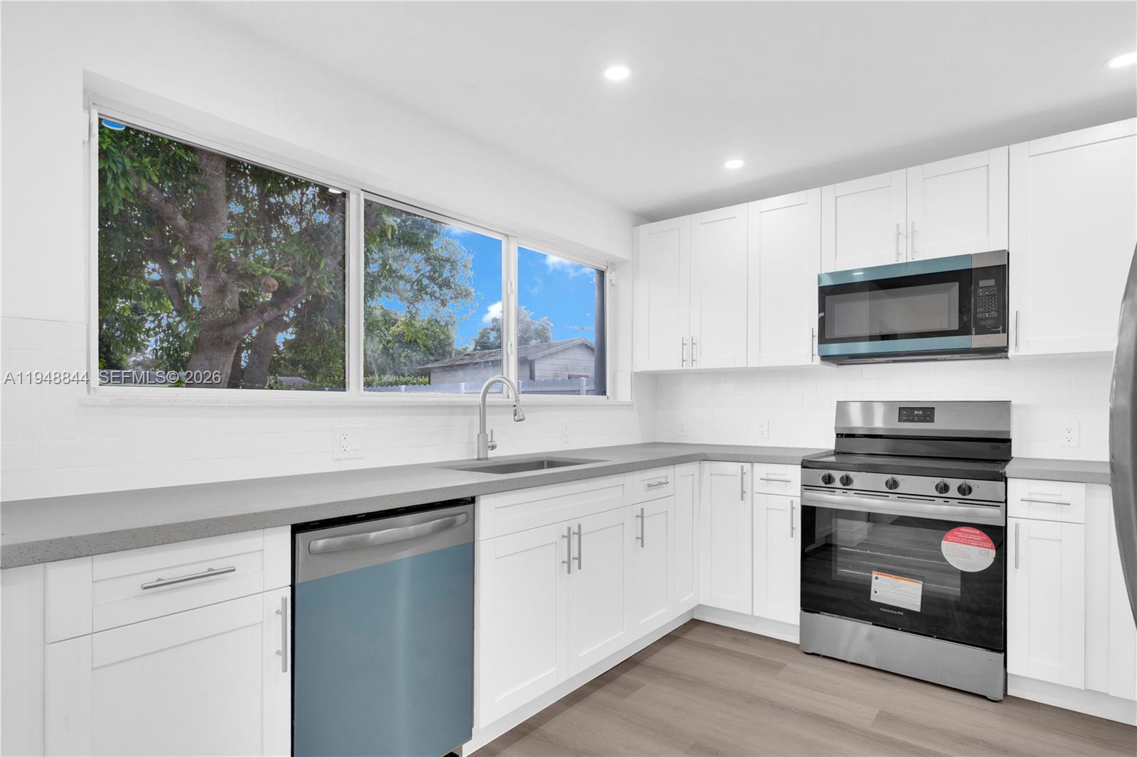 ELEANOR PARK - Residential