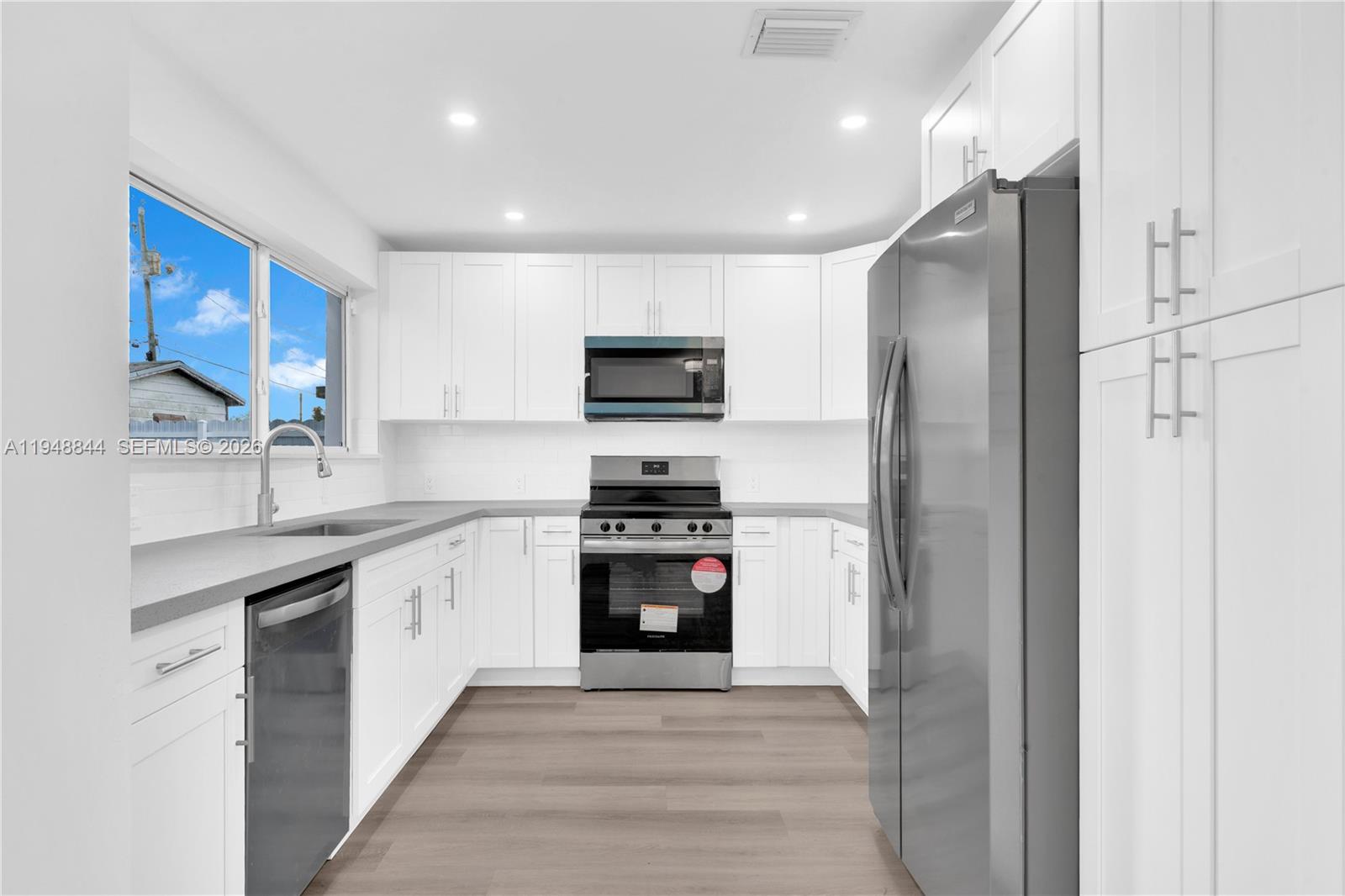 ELEANOR PARK - Residential