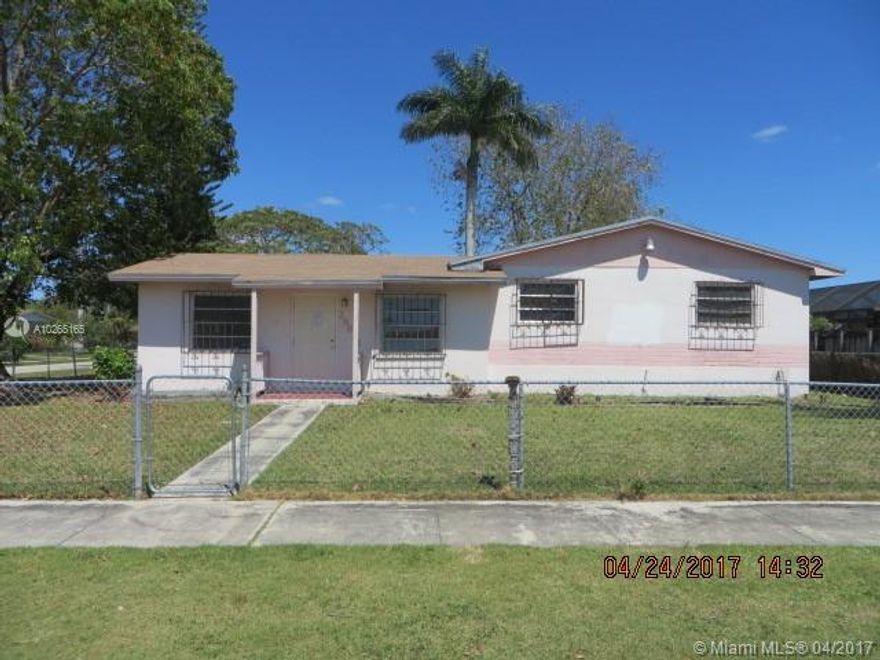 3 bedrooms 2 bathrooms' corner lot single family home, with plenty of room for a pool.  Quiet neighborhood, No Homeowner association, near schools, restaurants, shopping & Florida Turnpike.  See attachment for PAS requirements & WFHM offer submittal information in the MLS document section.
----PLEASES CALL THE OFFICE------