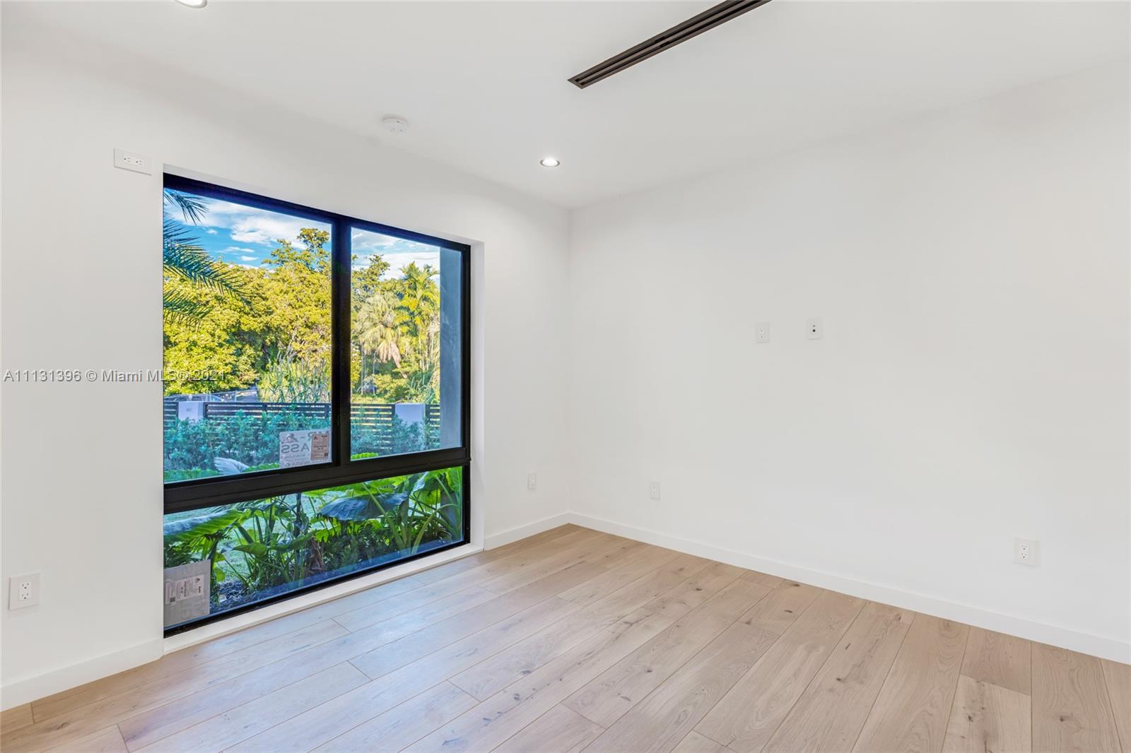 BAY HEIGHTS - Residential