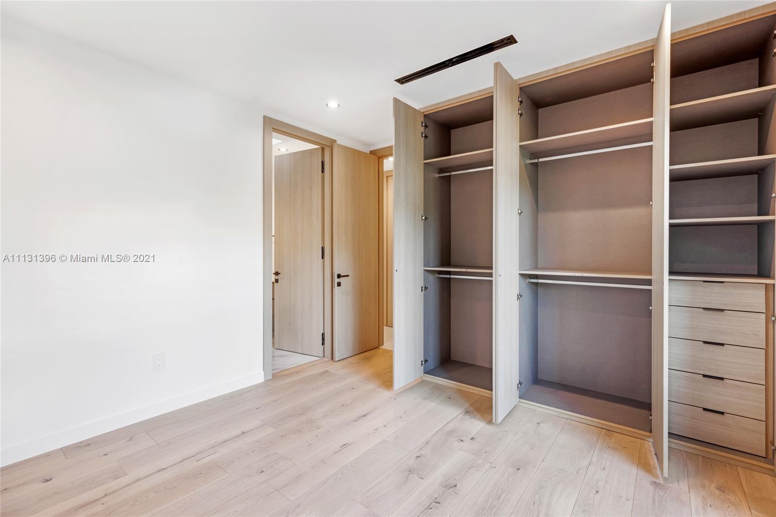 BAY HEIGHTS - Residential