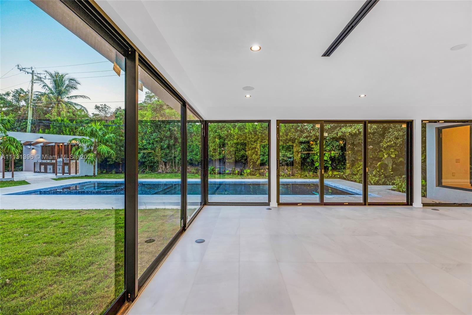 BAY HEIGHTS - Residential