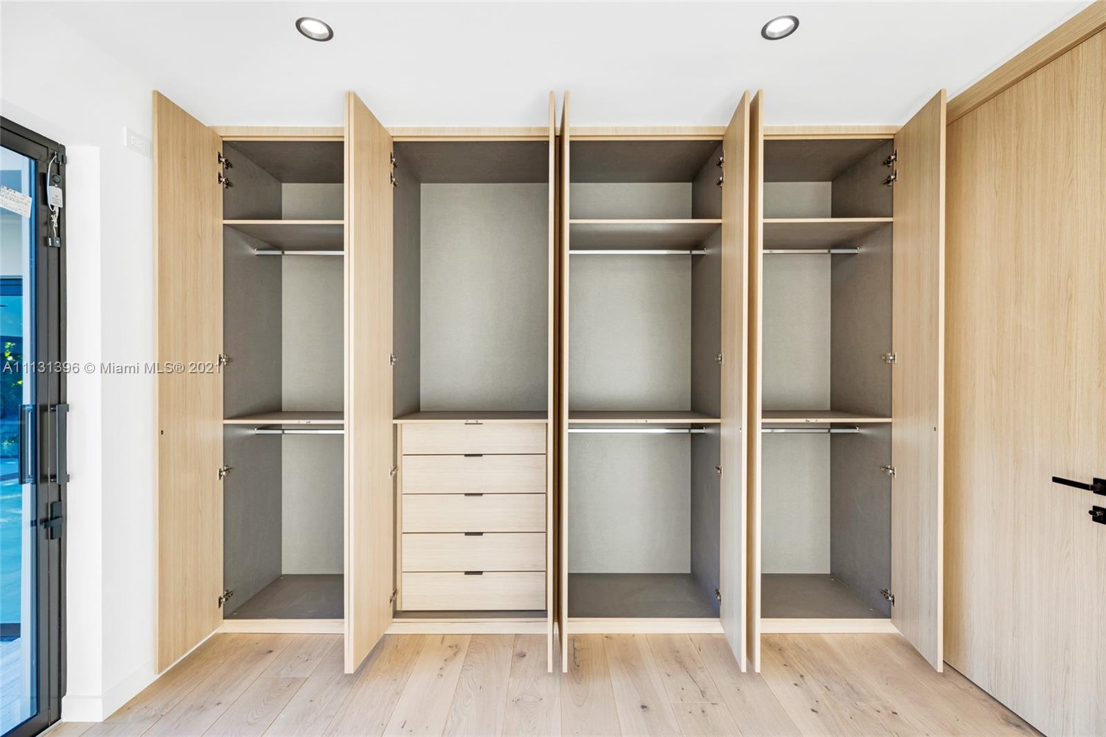 BAY HEIGHTS - Residential