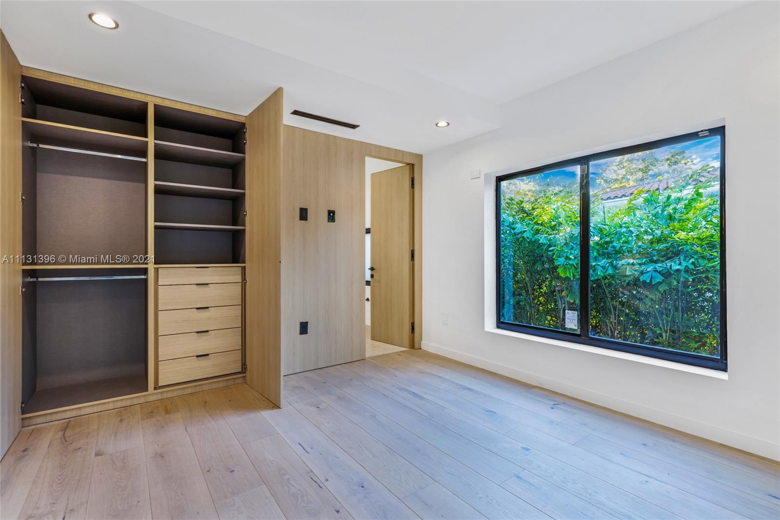 BAY HEIGHTS - Residential