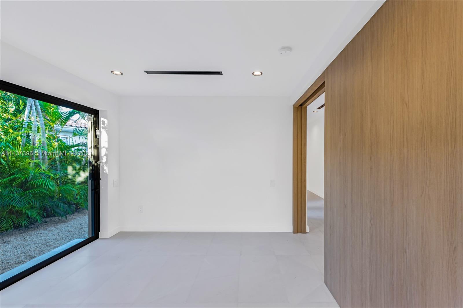 BAY HEIGHTS - Residential