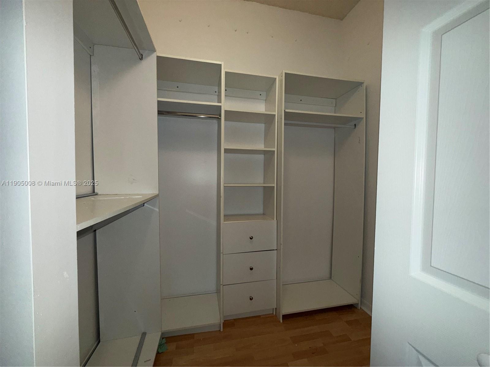 KEYS-GATE NO 1 - Residential