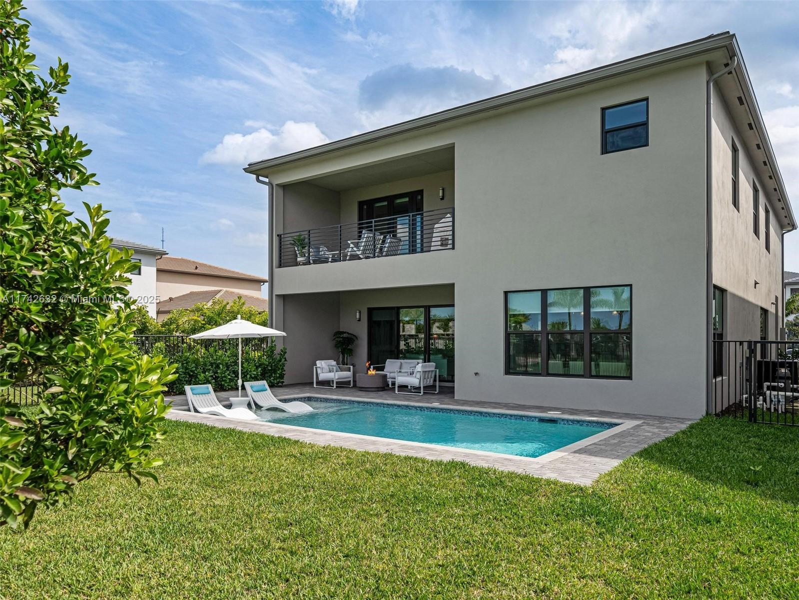 LOTUS PALM - Residential