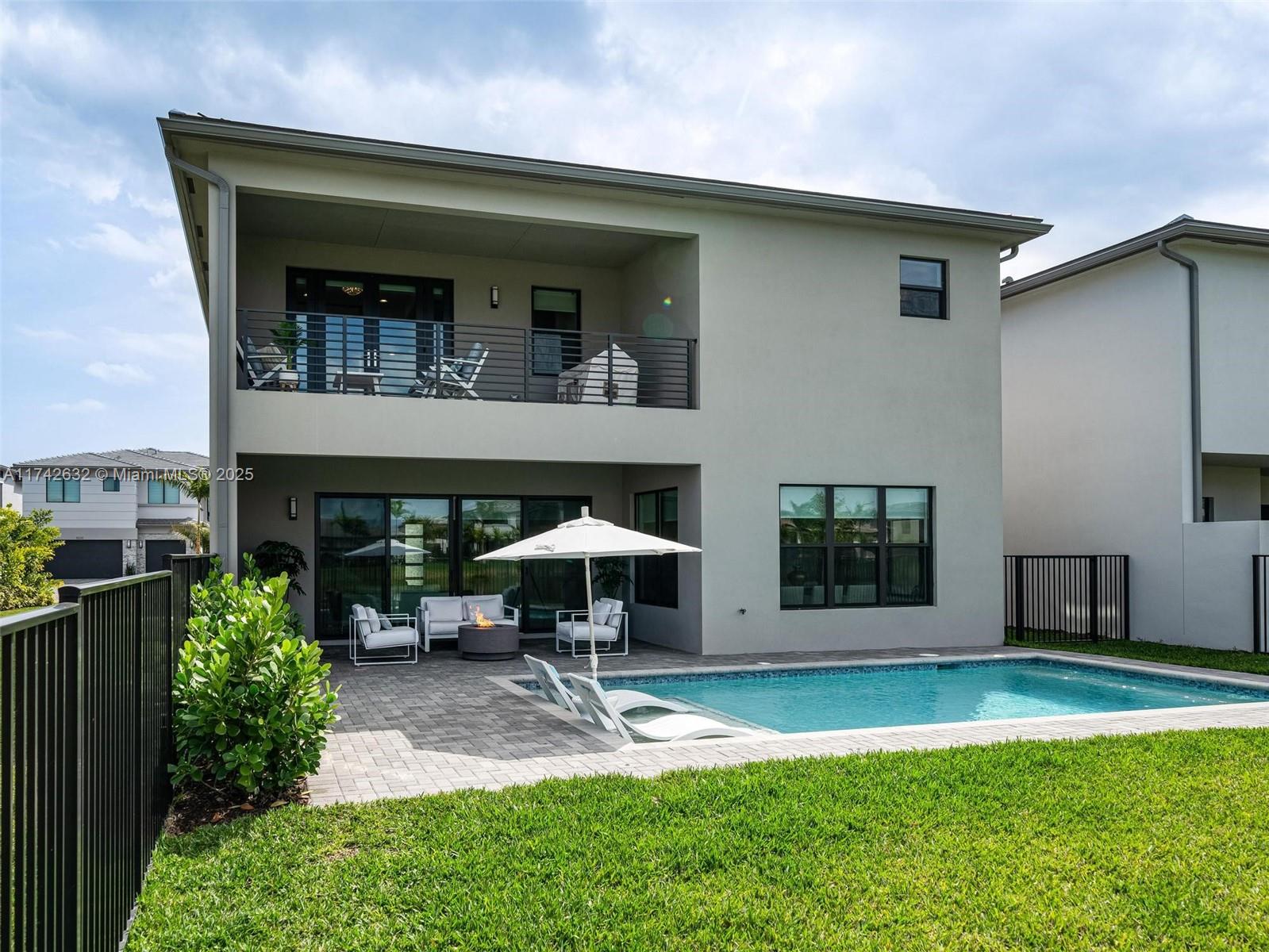 LOTUS PALM - Residential