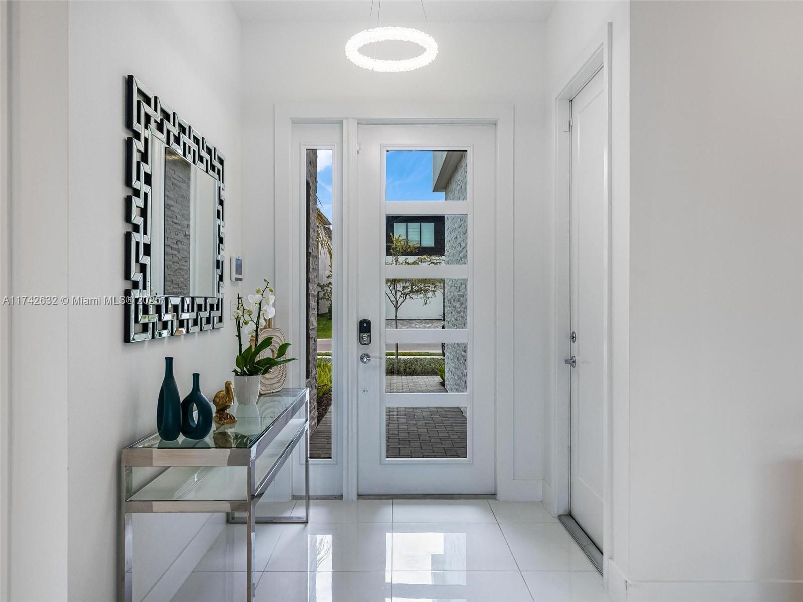 LOTUS PALM - Residential