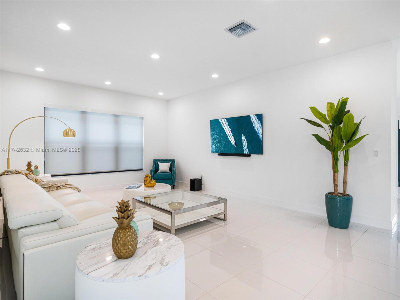 LOTUS PALM - Residential