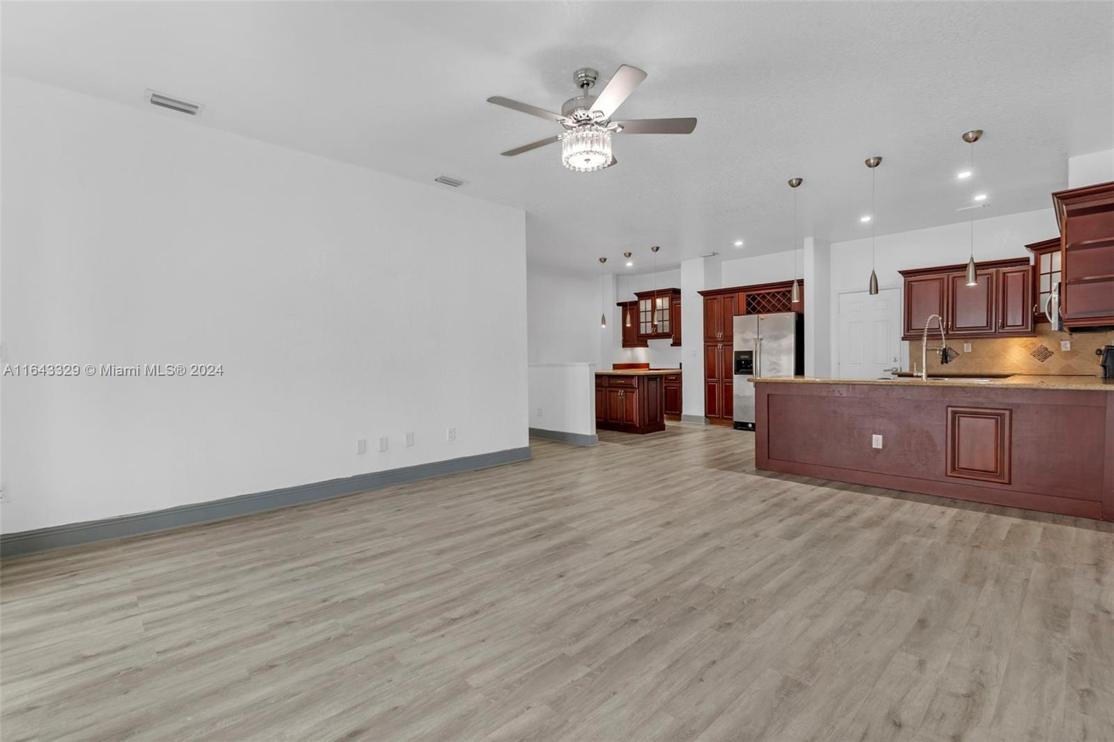 WEST LAKES GARDENS ESTATE - Residential Lease