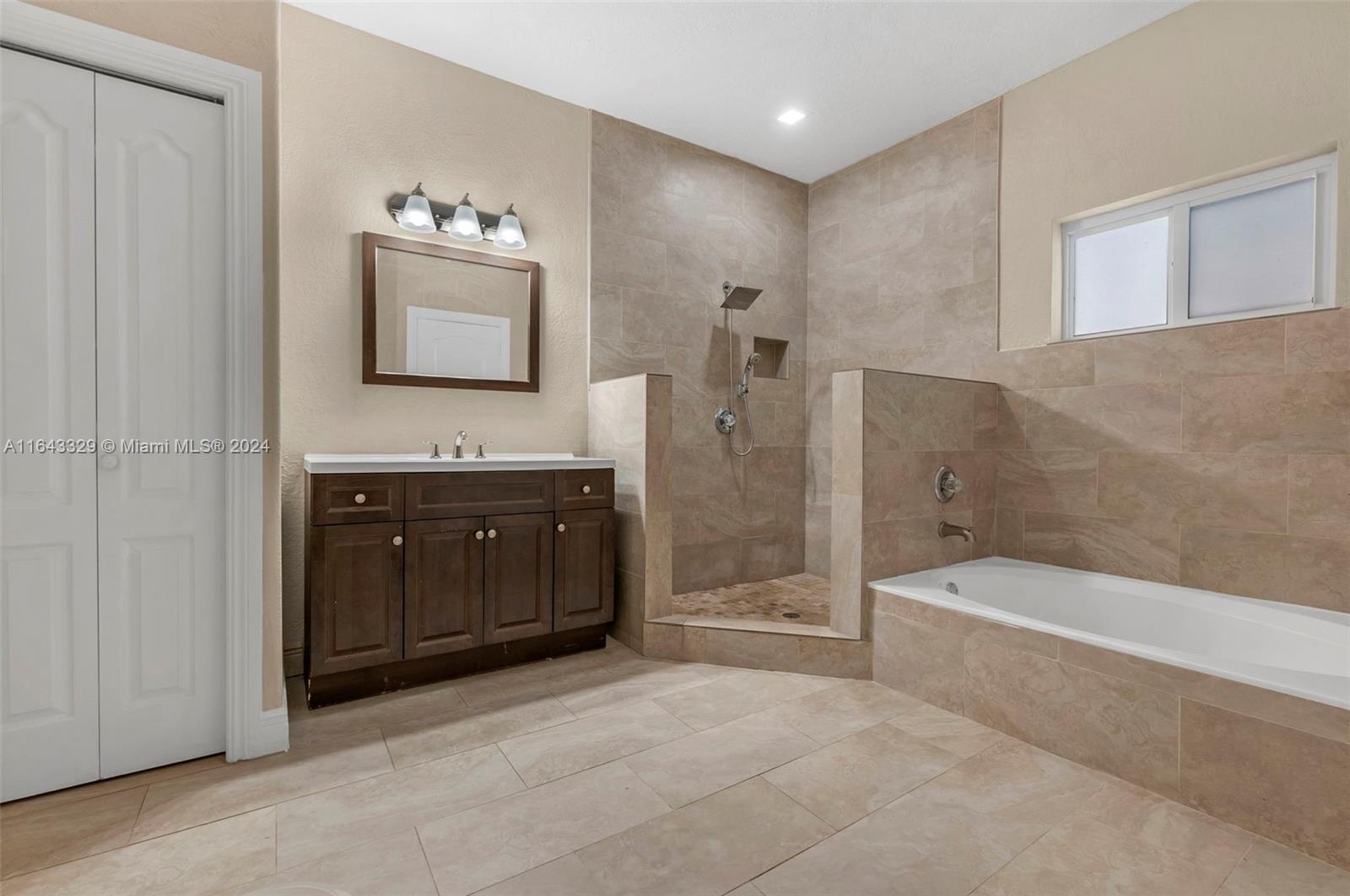 WEST LAKES GARDENS ESTATE - Residential Lease