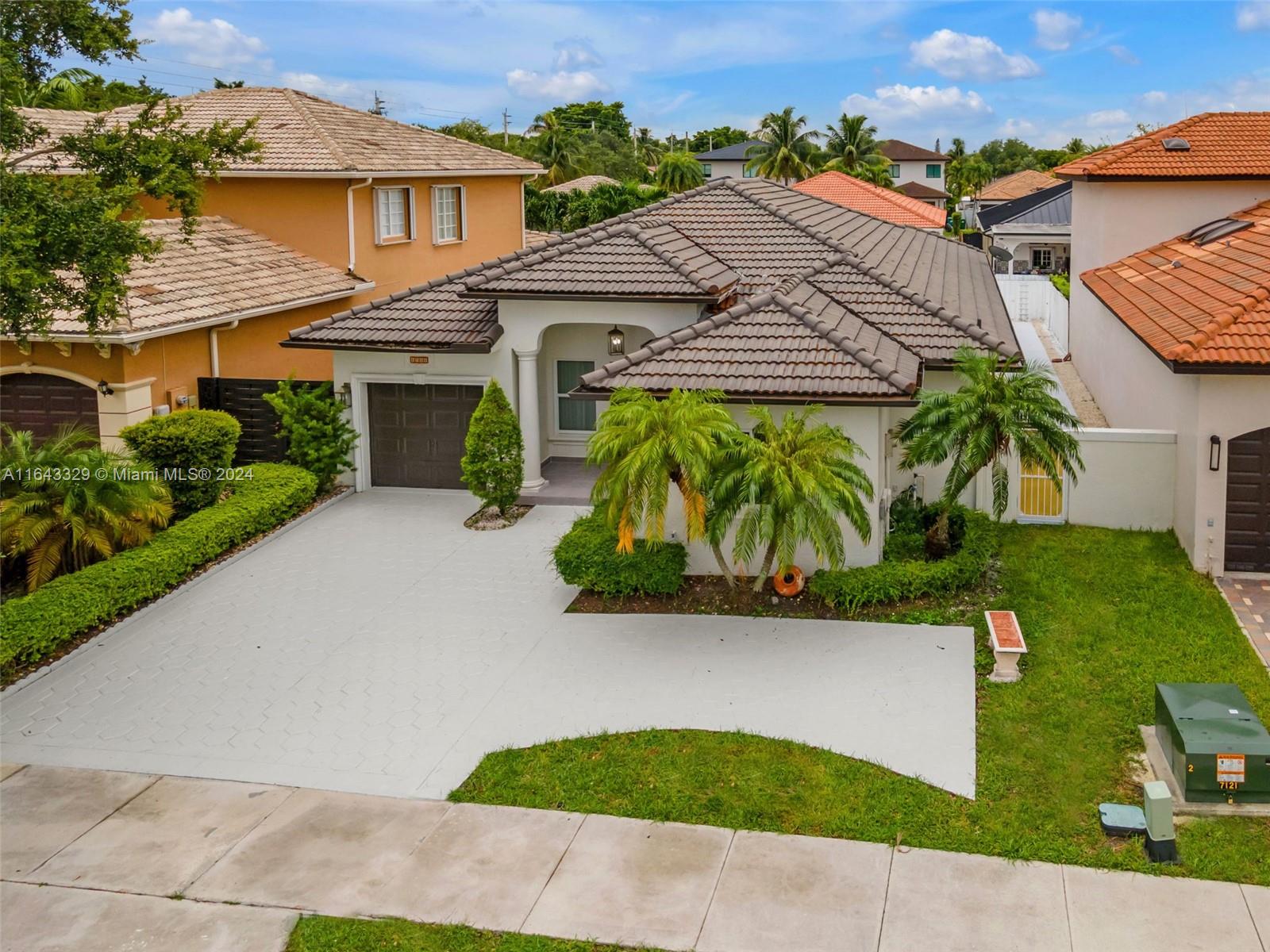 WEST LAKES GARDENS ESTATE - Residential Lease