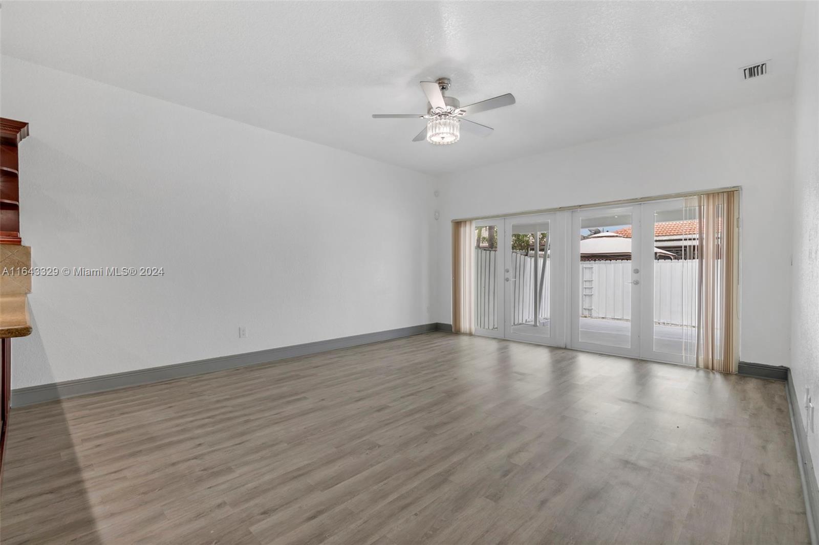 WEST LAKES GARDENS ESTATE - Residential Lease