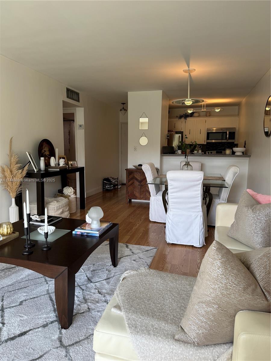 WINDWARD CONDO - Residential