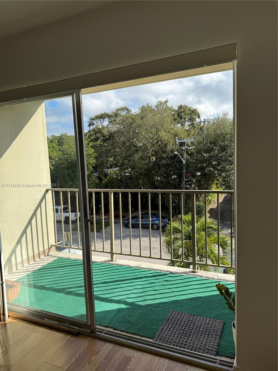 WINDWARD CONDO - Residential