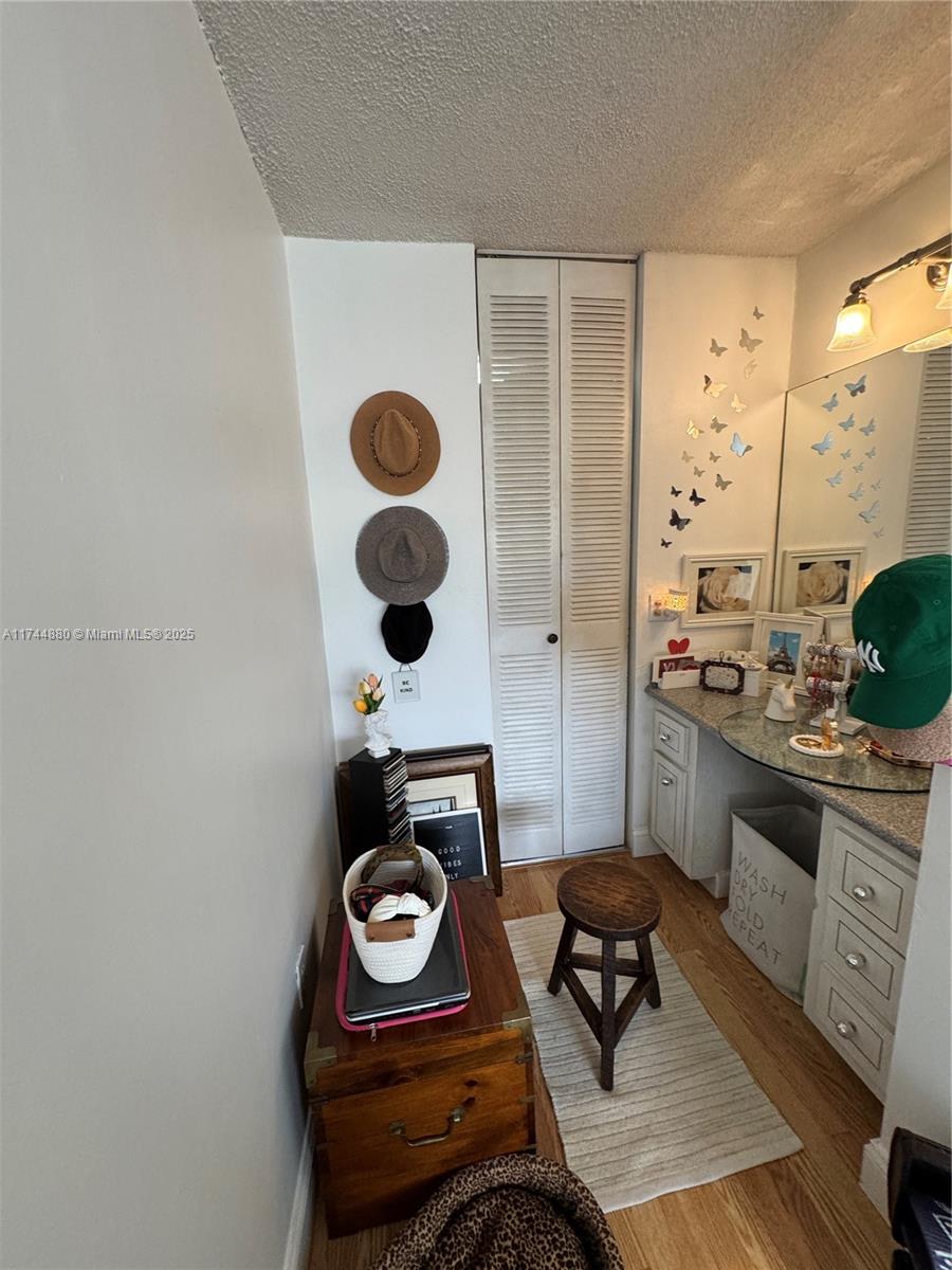 WINDWARD CONDO - Residential