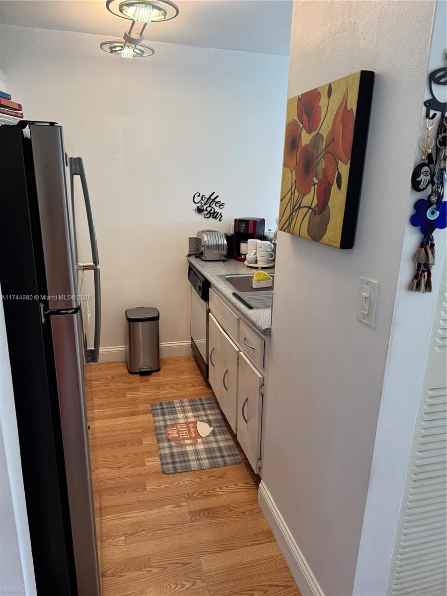 WINDWARD CONDO - Residential