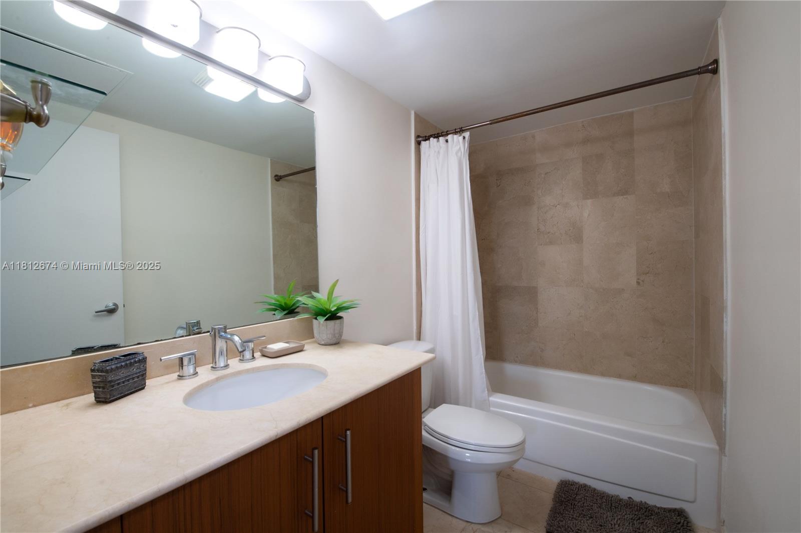 HARBOUR HOUSE - Residential