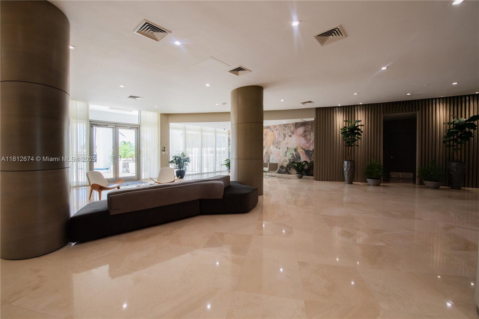 HARBOUR HOUSE - Residential