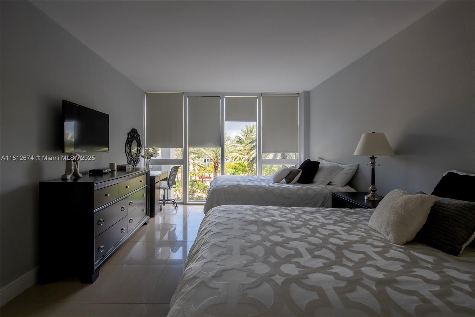 HARBOUR HOUSE - Residential