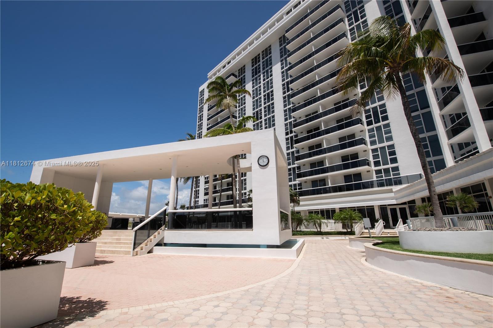 HARBOUR HOUSE - Residential