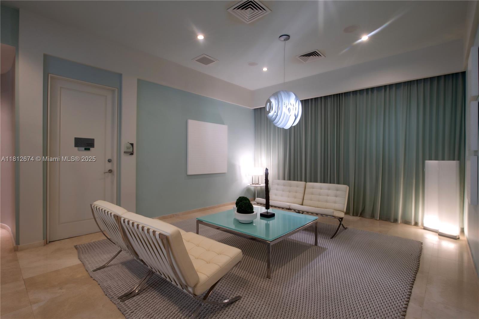 HARBOUR HOUSE - Residential