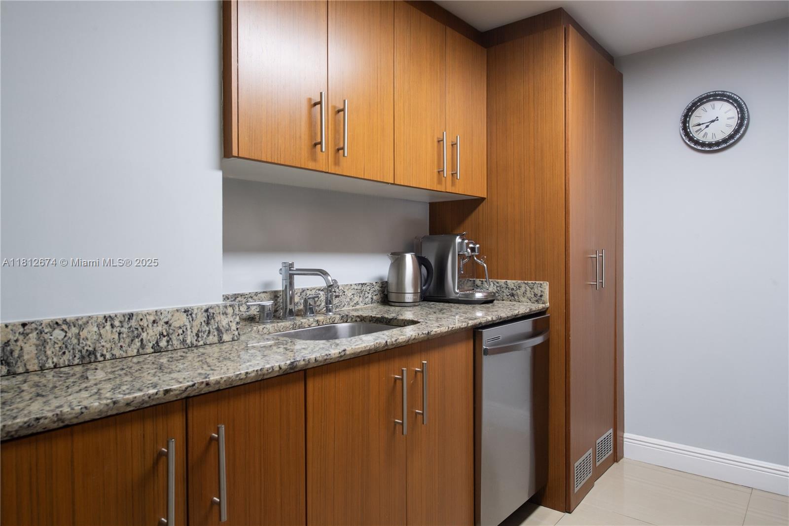 HARBOUR HOUSE - Residential