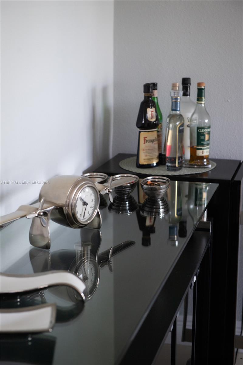 HARBOUR HOUSE - Residential