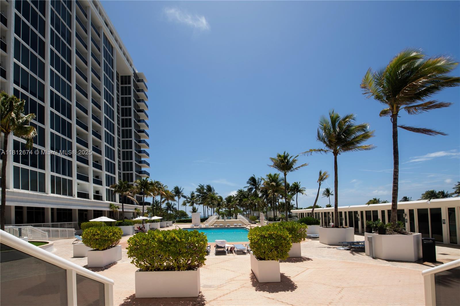 10275 Collins Ave 330