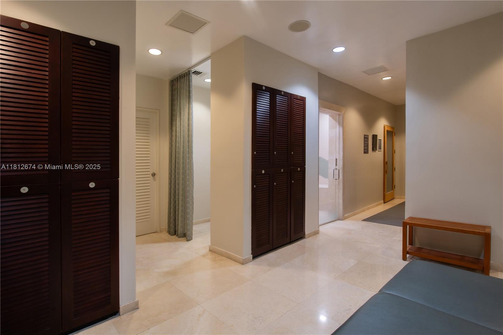 HARBOUR HOUSE - Residential