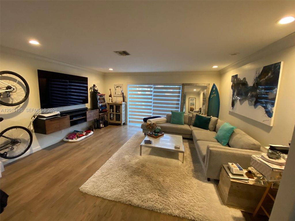 Photo of 101 NE 8th Ave #3, Fort Lauderdale, FL 33301 (MLS # A12011125)