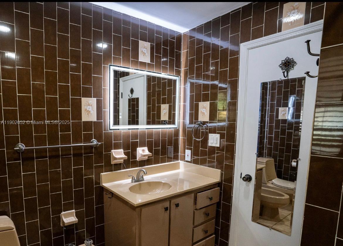 EAST SHENANDOAH - Residential Lease