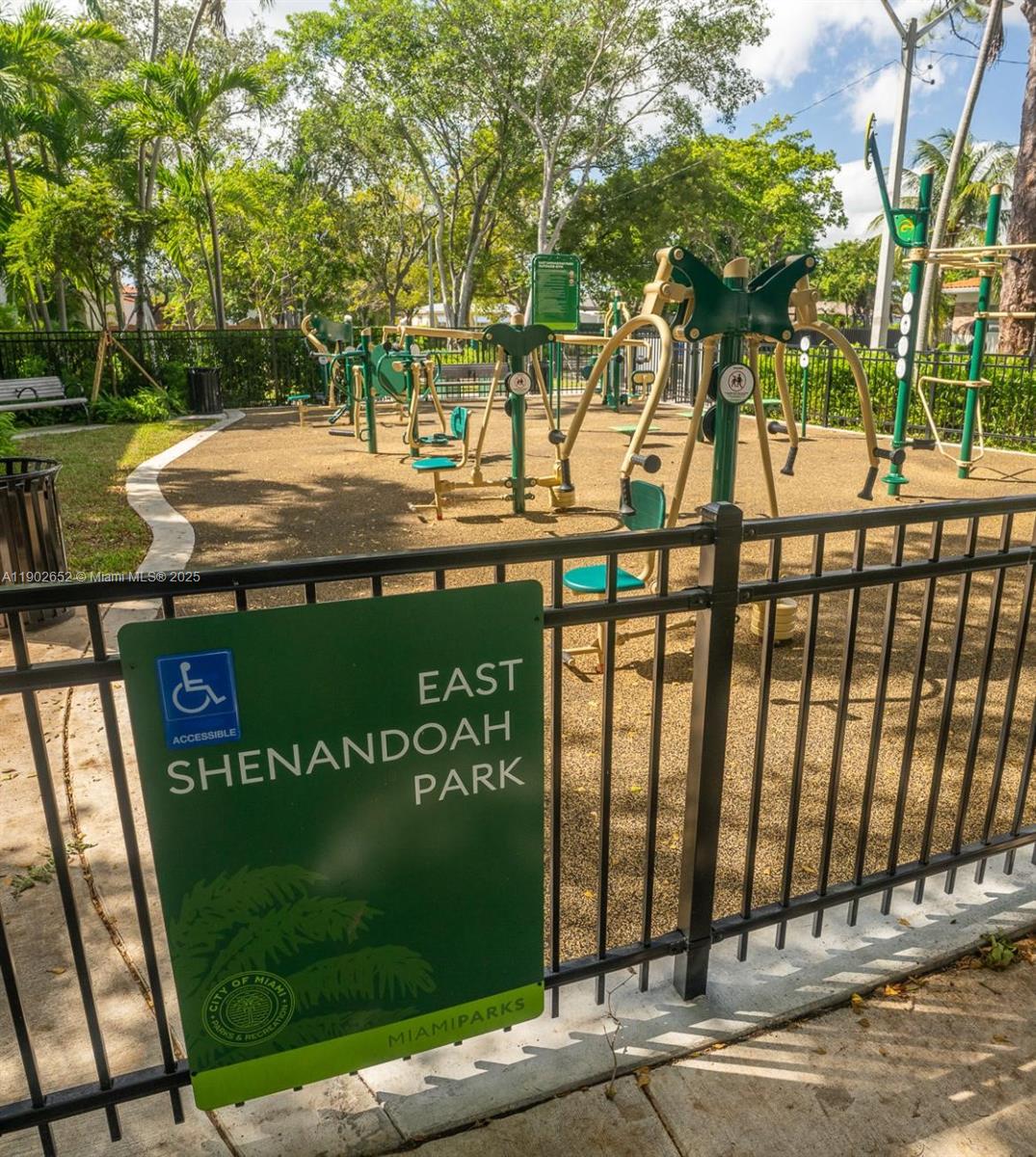 EAST SHENANDOAH - Residential Lease