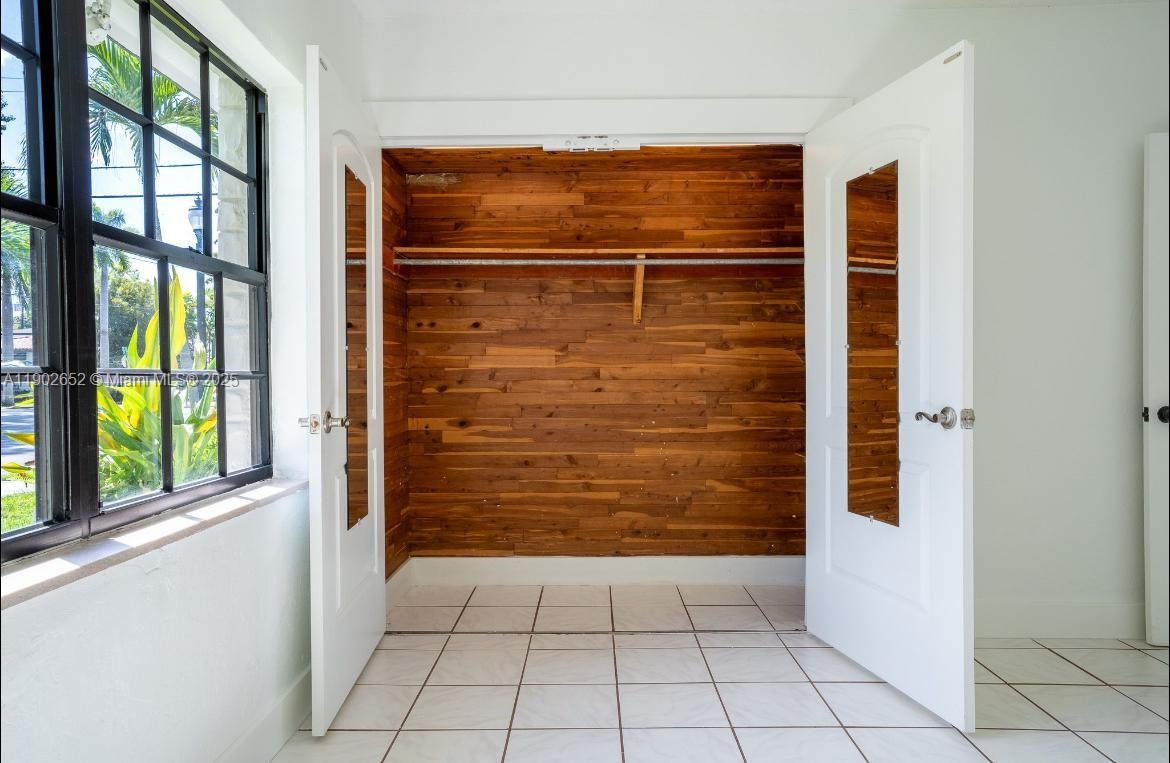 EAST SHENANDOAH - Residential Lease