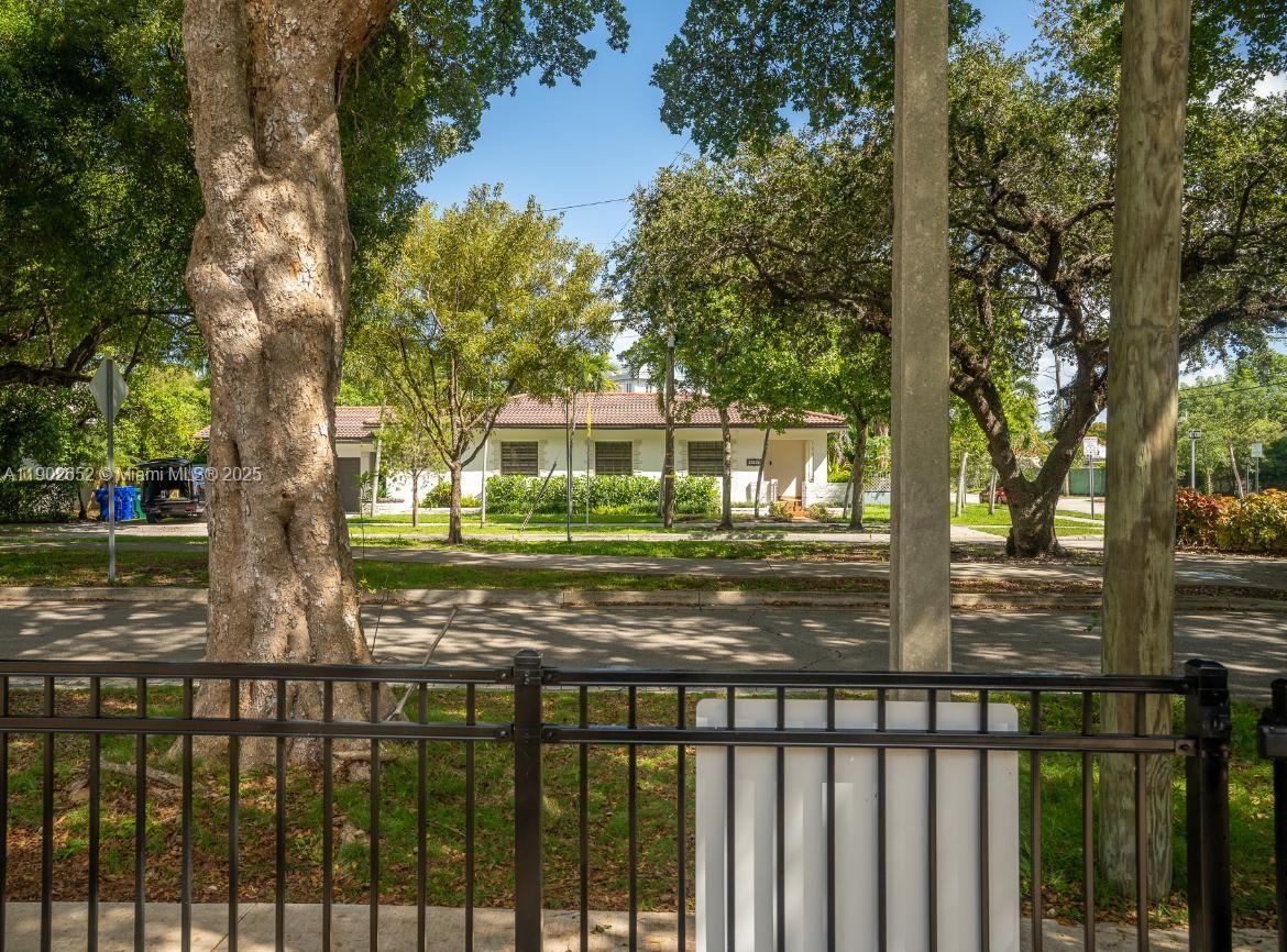 EAST SHENANDOAH - Residential Lease