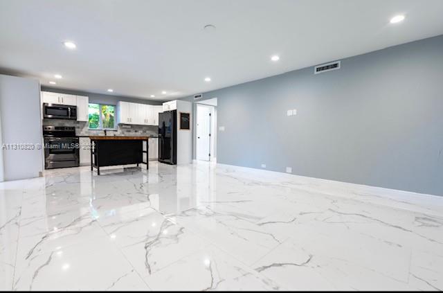 LARGO GARDENS - Residential Lease