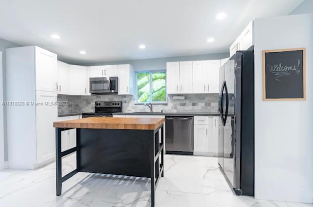 LARGO GARDENS - Residential Lease