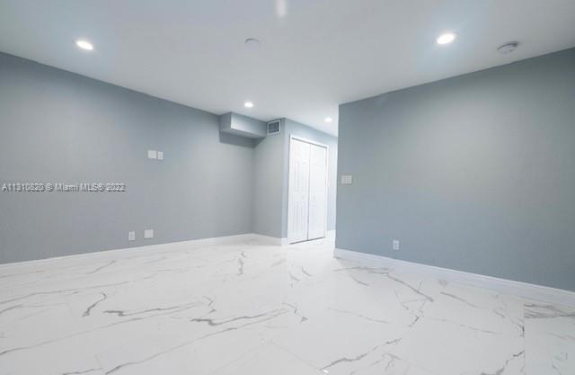 LARGO GARDENS - Residential Lease