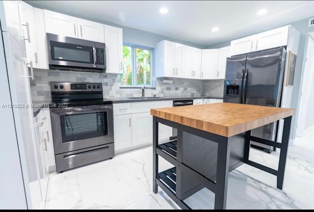 LARGO GARDENS - Residential Lease