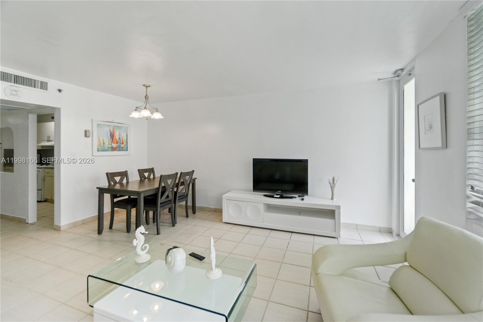 THE DECOPLAGE CONDO - Residential Lease