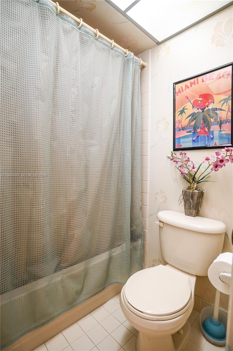 SHERIDAN BY THE BEACH CON - Residential