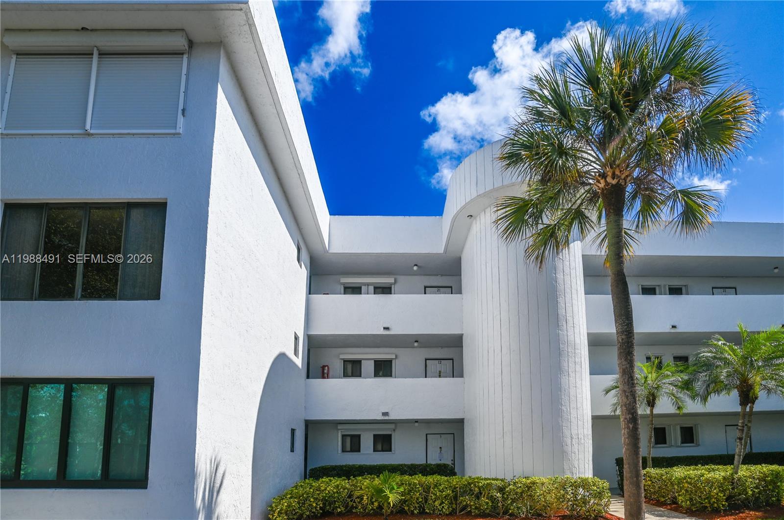 SHERIDAN BY THE BEACH CON - Residential