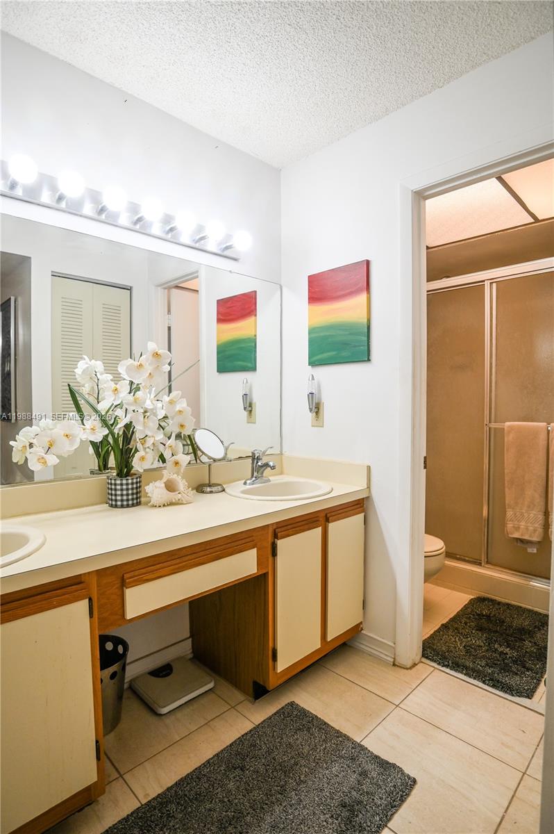 SHERIDAN BY THE BEACH CON - Residential