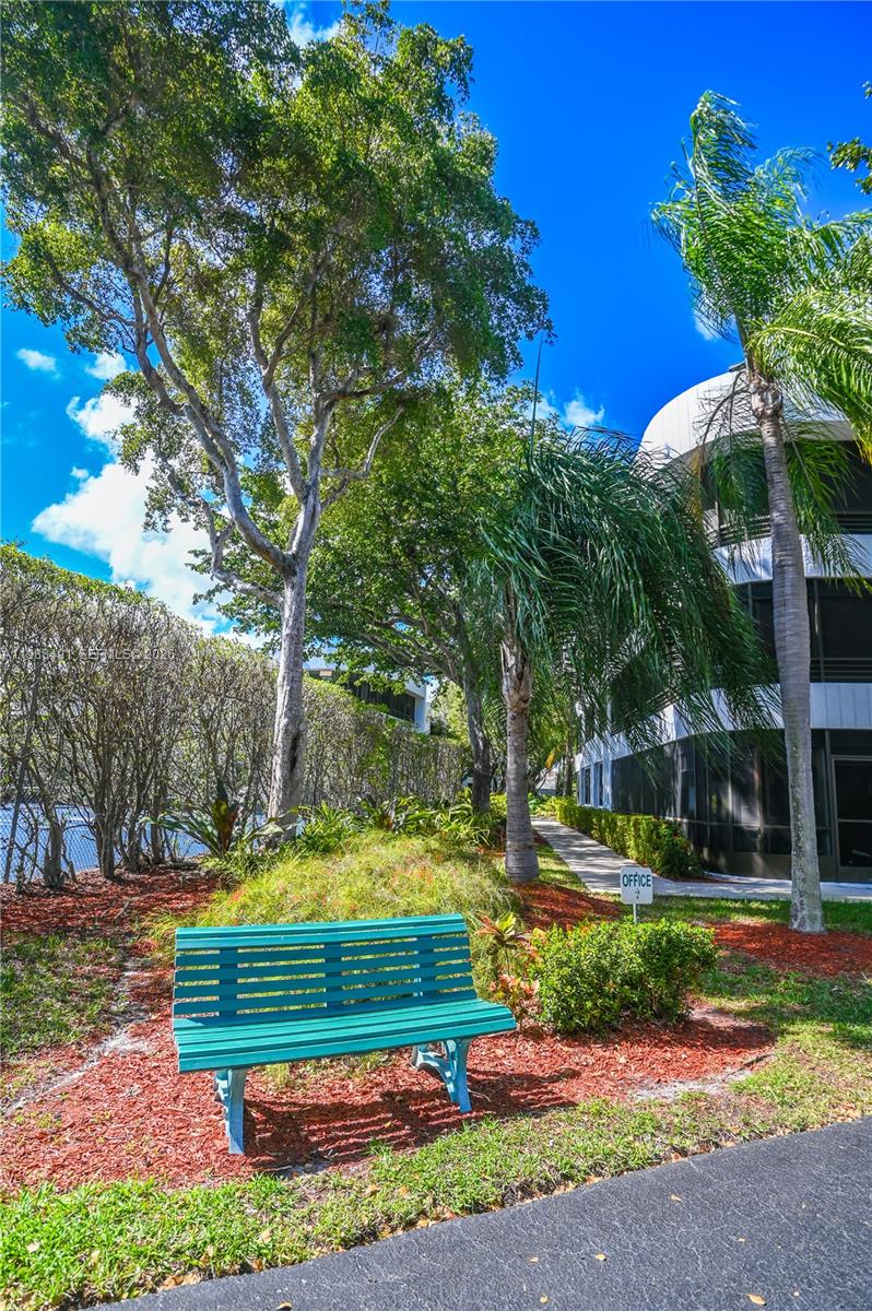 SHERIDAN BY THE BEACH CON - Residential