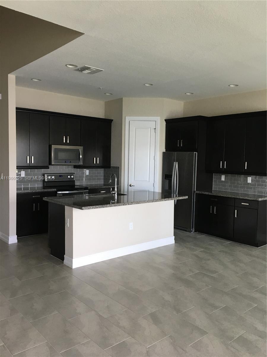 RAINTREE - Residential Lease