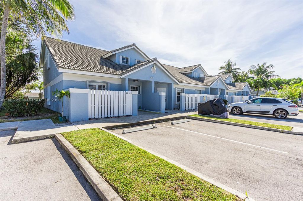 Photo of 370 SE 2nd Ave #G1, Deerfield Beach, FL 33441 (MLS # A11905656)